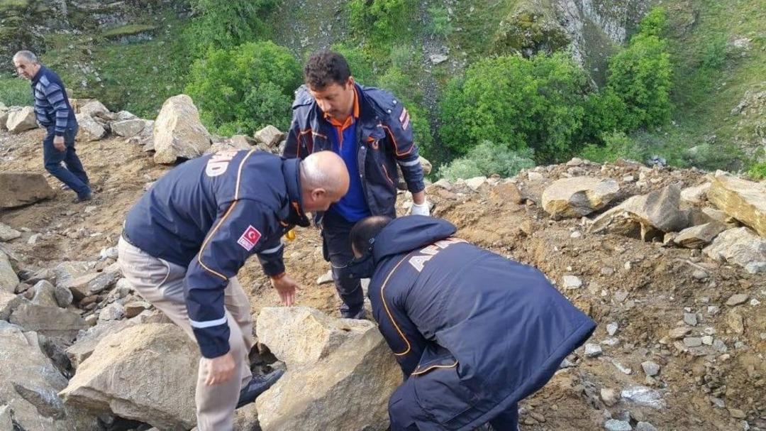 Afad Ekipleri, Mahsur Kalan Vatandaşların Yardımına Yetişti