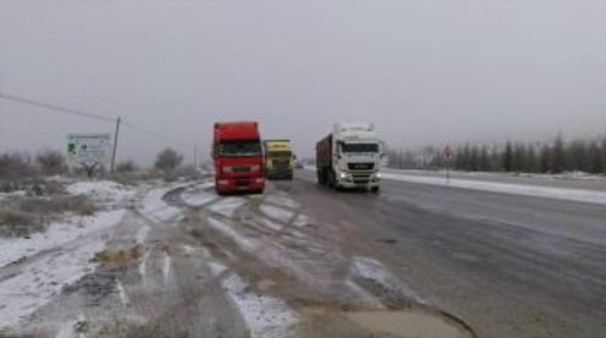 Denizli-antalya Ulaşımına Kar Engeli