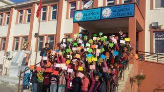 Öğrencilerden Mehmetçiğe Mektup