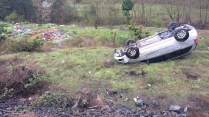 Otomobil Tarlaya U&ccedil;tu