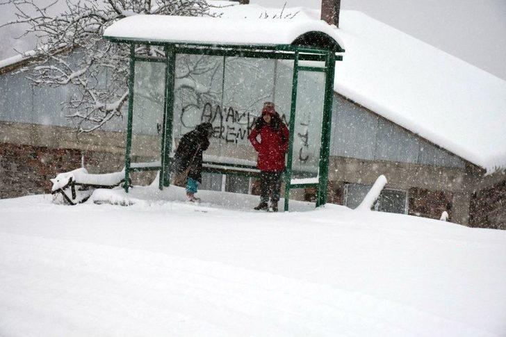 Dikmen Yaylası’nda Kar Kalınlığı 35 Santimetreye Ulaştı G3