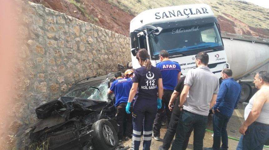 Afyonkarahisar&rsquo;da Trafik Kazası, 2 Yaralı