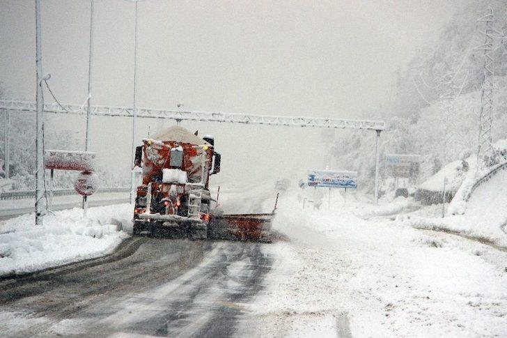 Bolu Dağında Tırların Geçişine İzin Verilmiyor G5