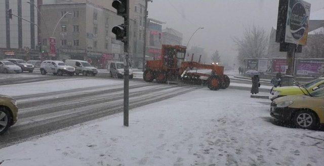 Ağrı Beyaza Büründü