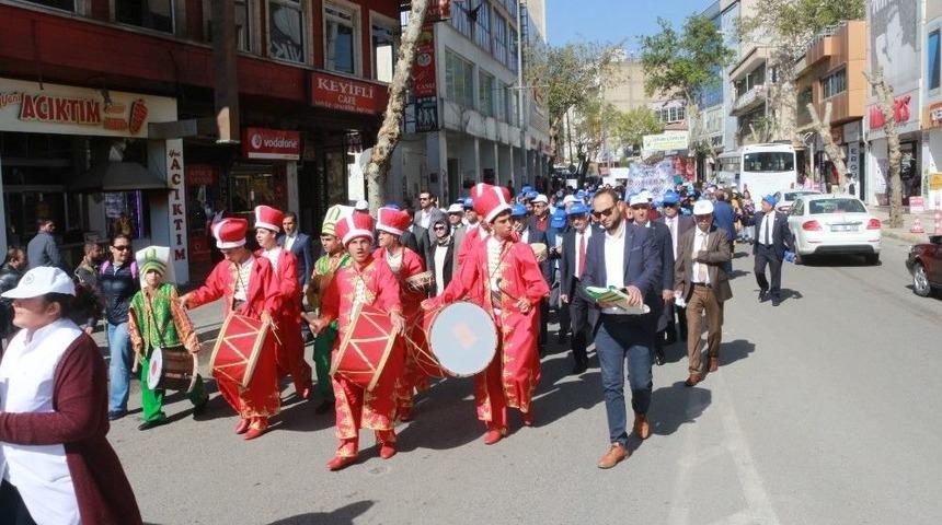 Otistik &Ccedil;ocuklarlardan Resim Sergisi