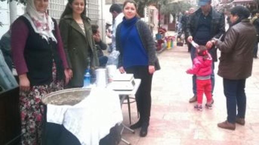 Efeler&rsquo;de Okul Yararına Keşkekli Kermes D&uuml;zenlendi