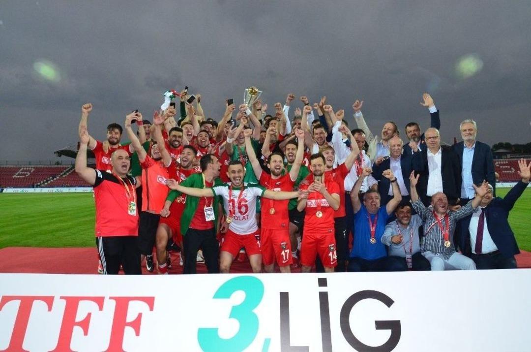 Şampiyon Bayrampaşa Kupasını Aldı