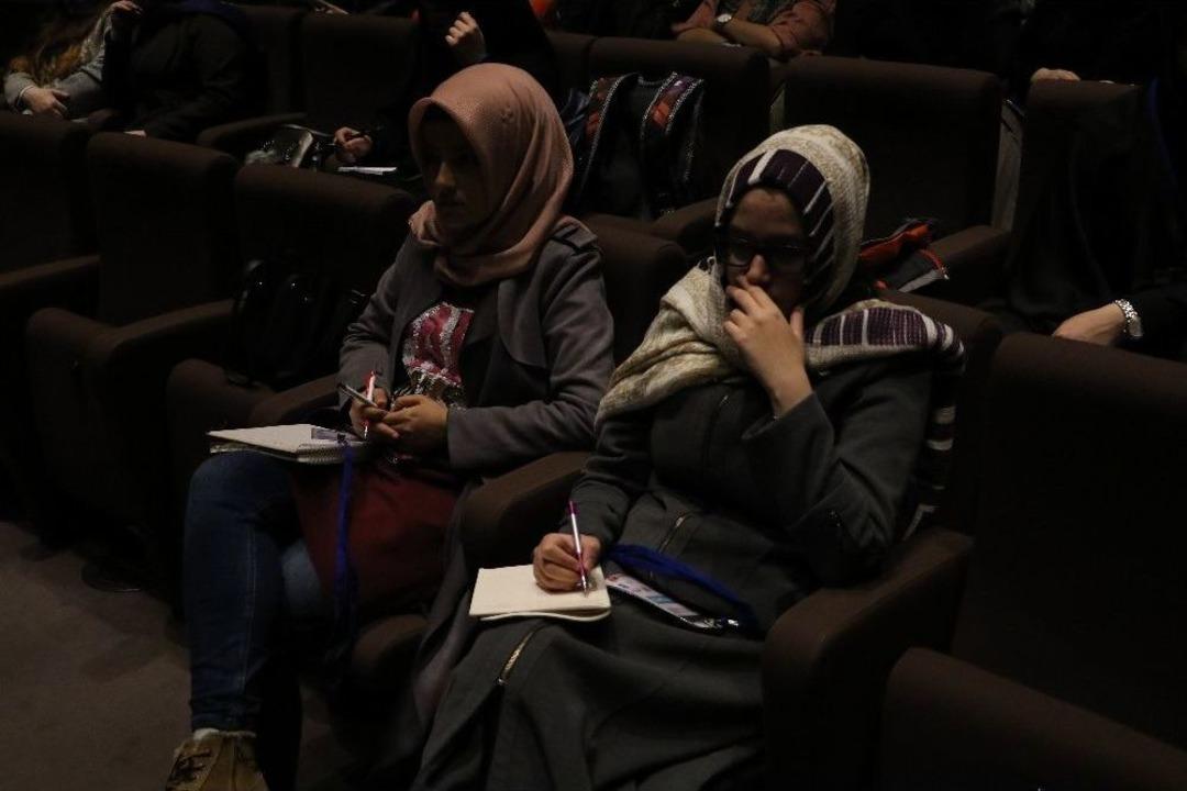 Ey&uuml;psultan&rsquo;da, &lsquo;otizme Genel Bakış&rsquo; Konulu Panel D&uuml;zenlendi