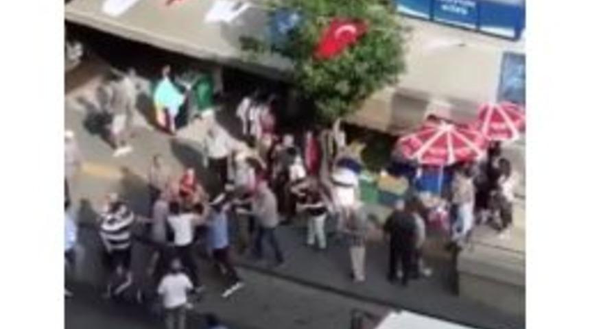 İzmir&rsquo;de Trafikte Gergin Dakikalar