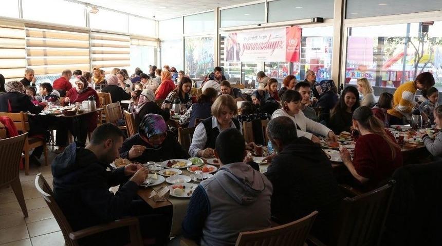 Gaziemir&rsquo;de &ldquo;engelsiz&rdquo; Mutluluk