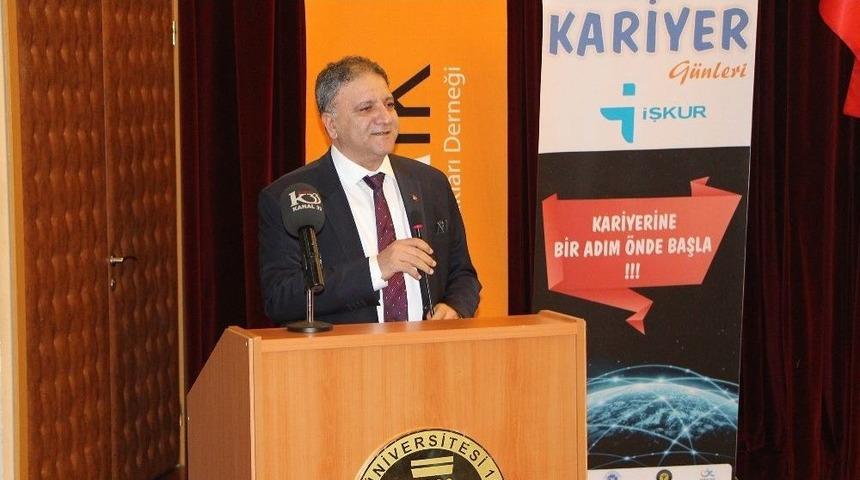 İşadamları, Deneyimlerini &Uuml;niversite &Ouml;ğrencileriyle Paylaştı