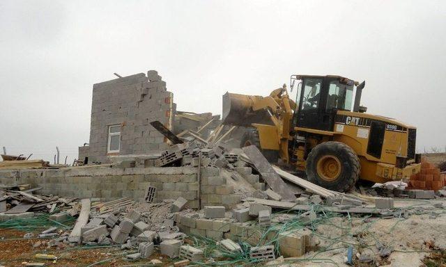 Meram’da Kaçak Yapılar Yıkılıyor 1