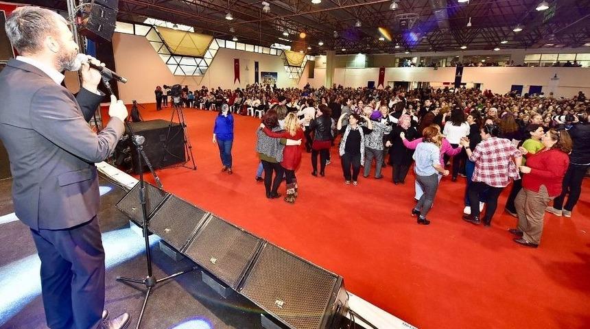 İzmir&rsquo;de &ldquo;kadın Bayramı&rdquo;