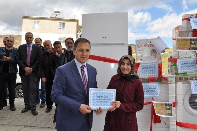 Hem Okuyarak Öğrendiler Hem De Ödüllerini Kazandılar