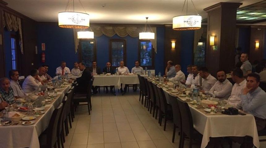 Yeniceliler Eğitim K&uuml;lt&uuml;r Ve Yardımlaşma Derneği &Uuml;yeleri İftarda Bir Araya Geldi