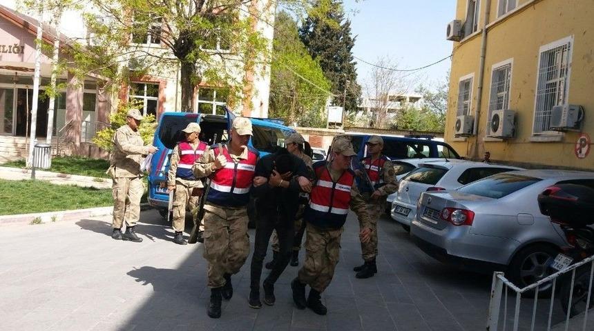 Adıyaman&rsquo;da Kablo Hırsızı Su&ccedil; &Uuml;st&uuml; Yakalandı