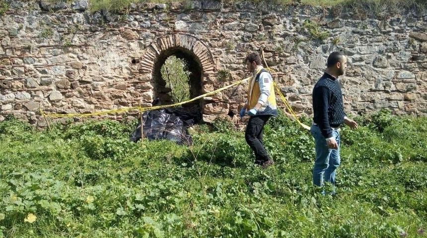 İznik&rsquo;te Tarihi Surlarda Erkek Cesedi Bulundu