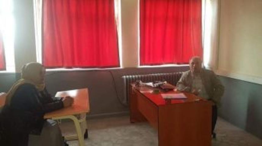 2 &Ccedil;ocuk Annesi 34 Yaşında Kadın Okuma Yazma &Ouml;ğreniyor