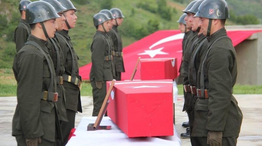 Şehit G&uuml;venlik Korucular İ&ccedil;in Şemdinli&rsquo;de T&ouml;ren D&uuml;zenlendi