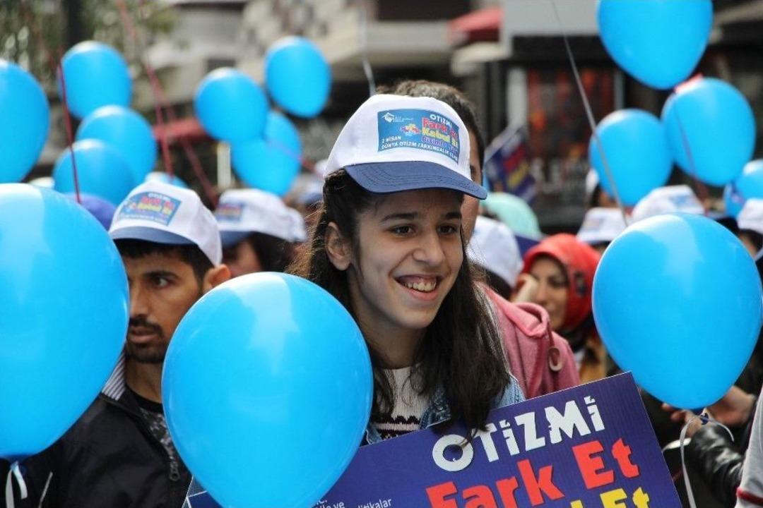 Samsun&rsquo;da Otizmliler İ&ccedil;in Farkındalık Y&uuml;r&uuml;y&uuml;ş&uuml;