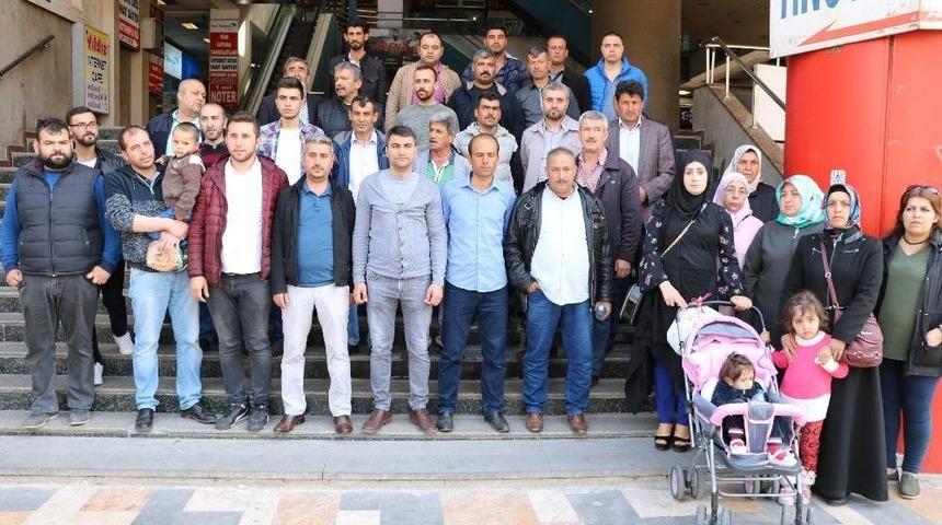 İşten &Ccedil;ıkartıldılar, İş İstediler