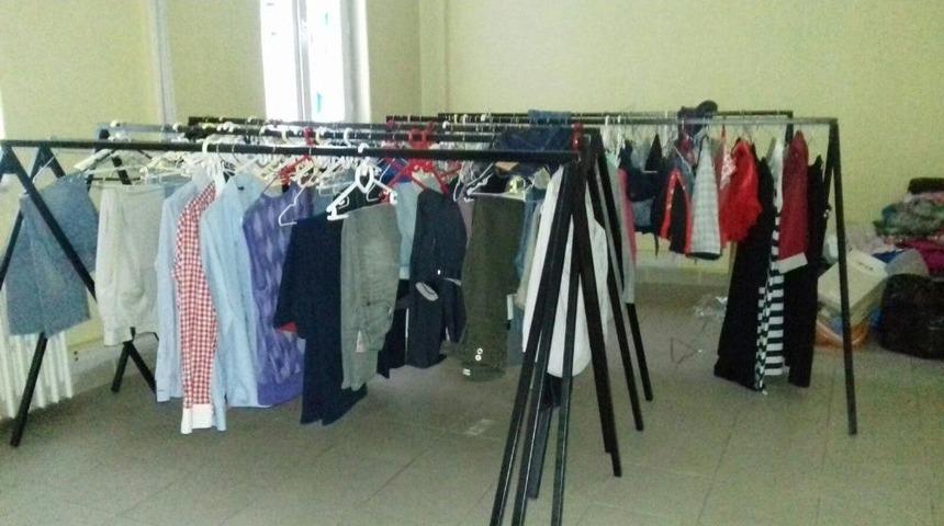 İhtiya&ccedil; Sahiplerine Kıyafet Yardımı