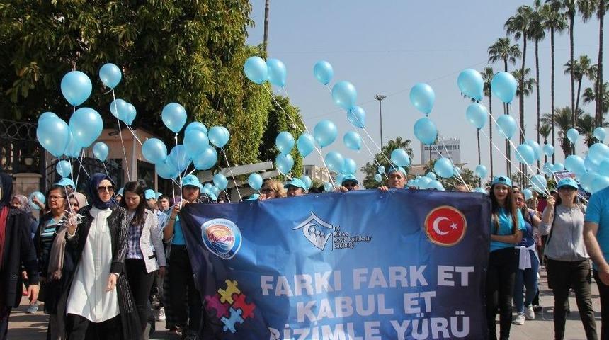 Otizmli &Ccedil;ocuklar İ&ccedil;in "mavi Balonlu" Y&uuml;r&uuml;y&uuml;ş