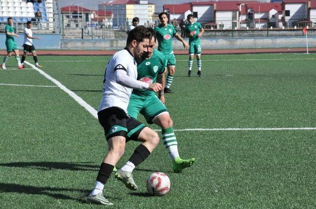 Kars 36 Spor’un Şampiyonluk Hayali Son Haftaya Kaldı