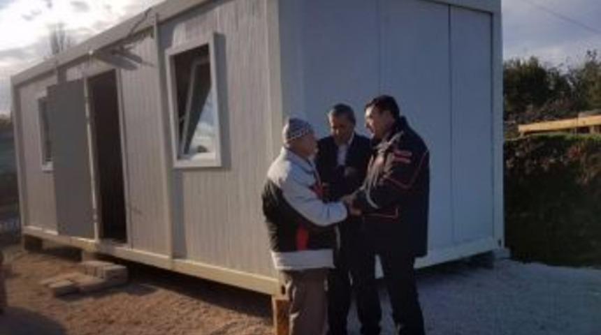 Evi Yanan Yaşlı &Ccedil;ifte Afad Yardımı