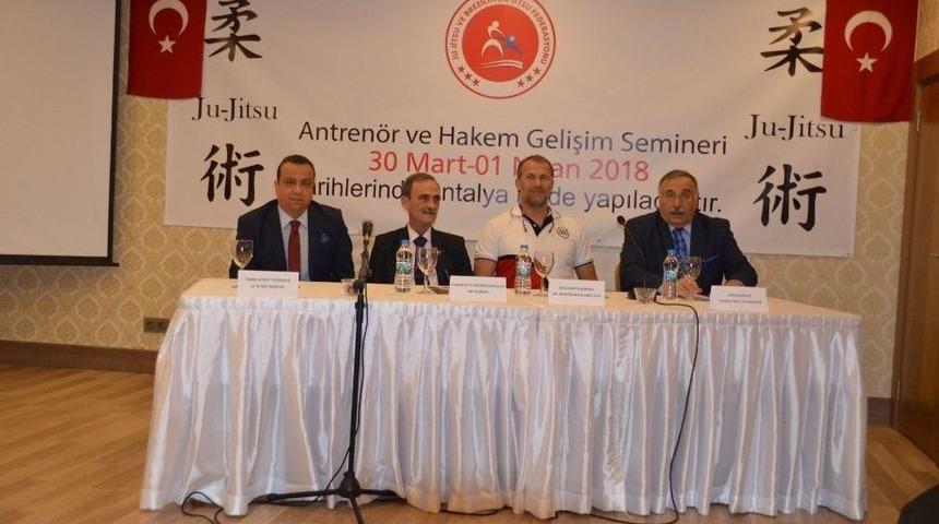 D&uuml;nya Ju Jitsu Federasyonu Başkanı T&uuml;rkiye&rsquo;de Seminer Verdi