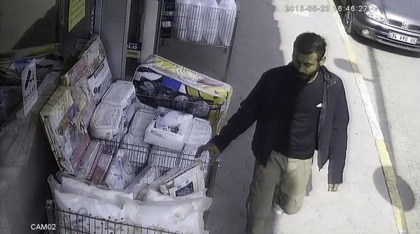 (&ouml;zel) &Uuml;sk&uuml;dar&rsquo;da Saliselik Nevresim Takımı Hırsızlığı Kamerada