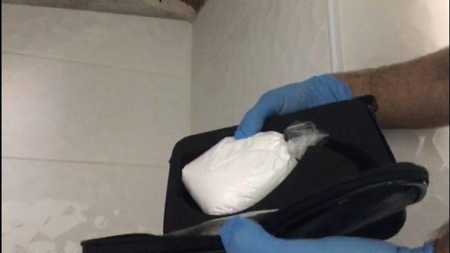 (özel) İstanbul’da Günlük Kiralık Evde Yarım Milyon Değerinde “kokain” Ele Geçirildi