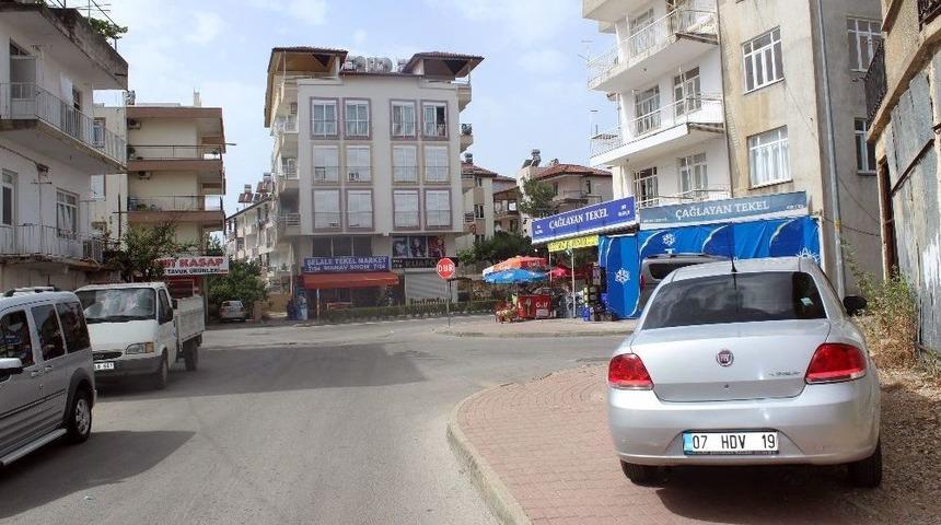 Sahur Vakti G&uuml;r&uuml;lt&uuml;ye Uyanan Adam Hurdaya D&ouml;nm&uuml;ş Aracını G&ouml;r&uuml;nce Şok Oldu