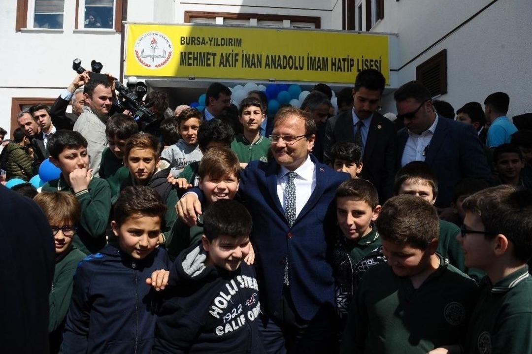 Başbakan Yardımcısı &Ccedil;avuşoğlu Bursa&rsquo;da Okul A&ccedil;ılışına Katıldı