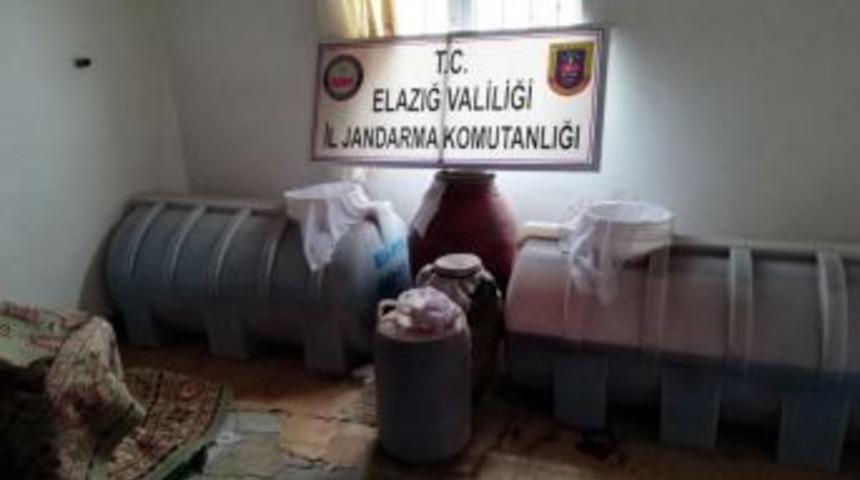 Elazığ’da Kaçak Üretilen 800 Litre İçki Ele Geçirildi