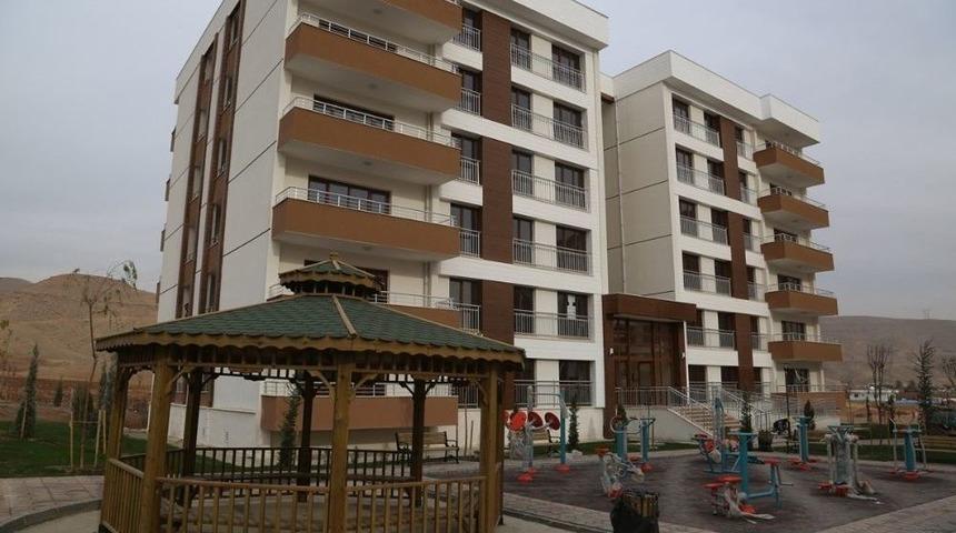 Cizre’de 1’inci Etap Toki Dirsekli Konutları Tamamlandı