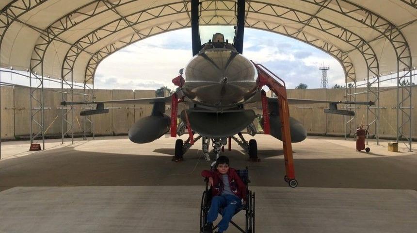 Engelli Gencin F-16 Hayali Ger&ccedil;ek Oldu