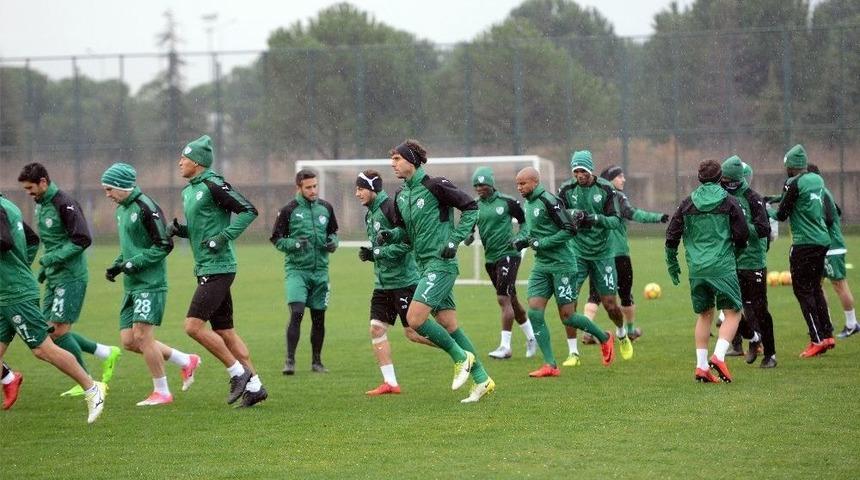 Bursaspor’da Fenerbahçe Mesaisi Sürüyor