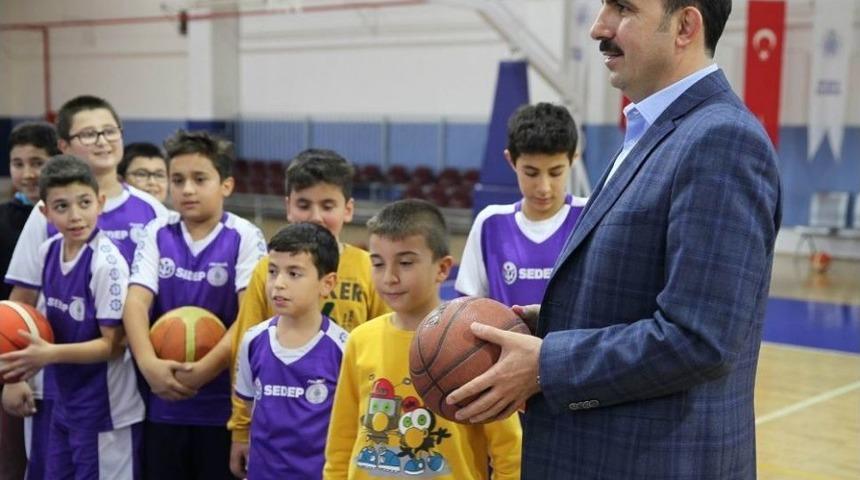 Başkan Altay Spor Okullarını Ziyaret Etti