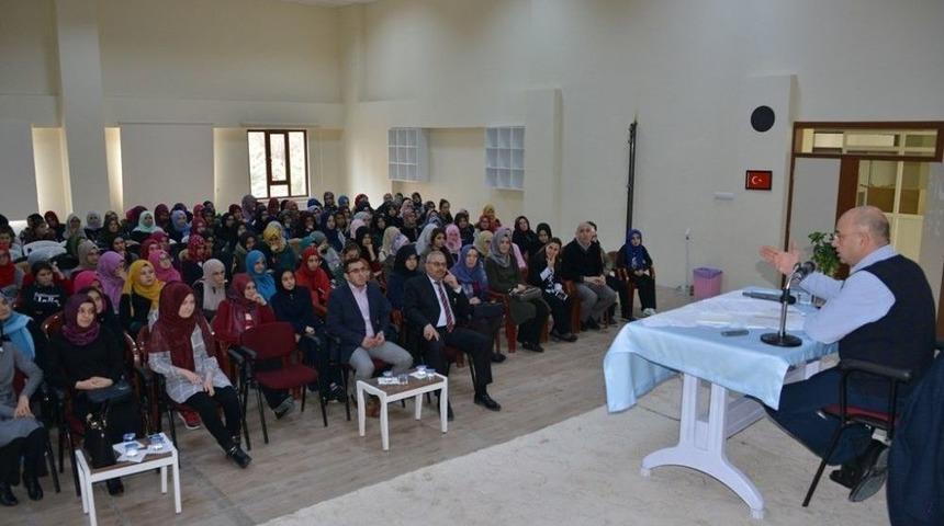 Başkan Saraoğlu, ’kariyer Günleri’nde Öğrencilerle Bir Araya Geldi