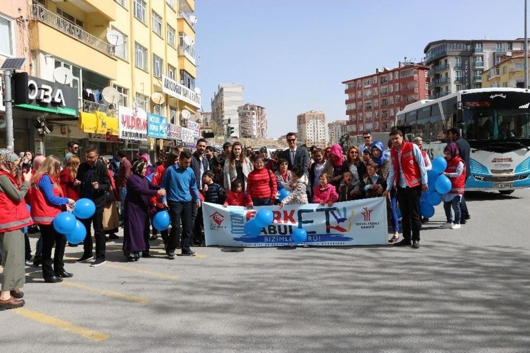 Otizm&rsquo;e Farkındalık Oluşturmak İ&ccedil;in Y&uuml;r&uuml;d&uuml;ler