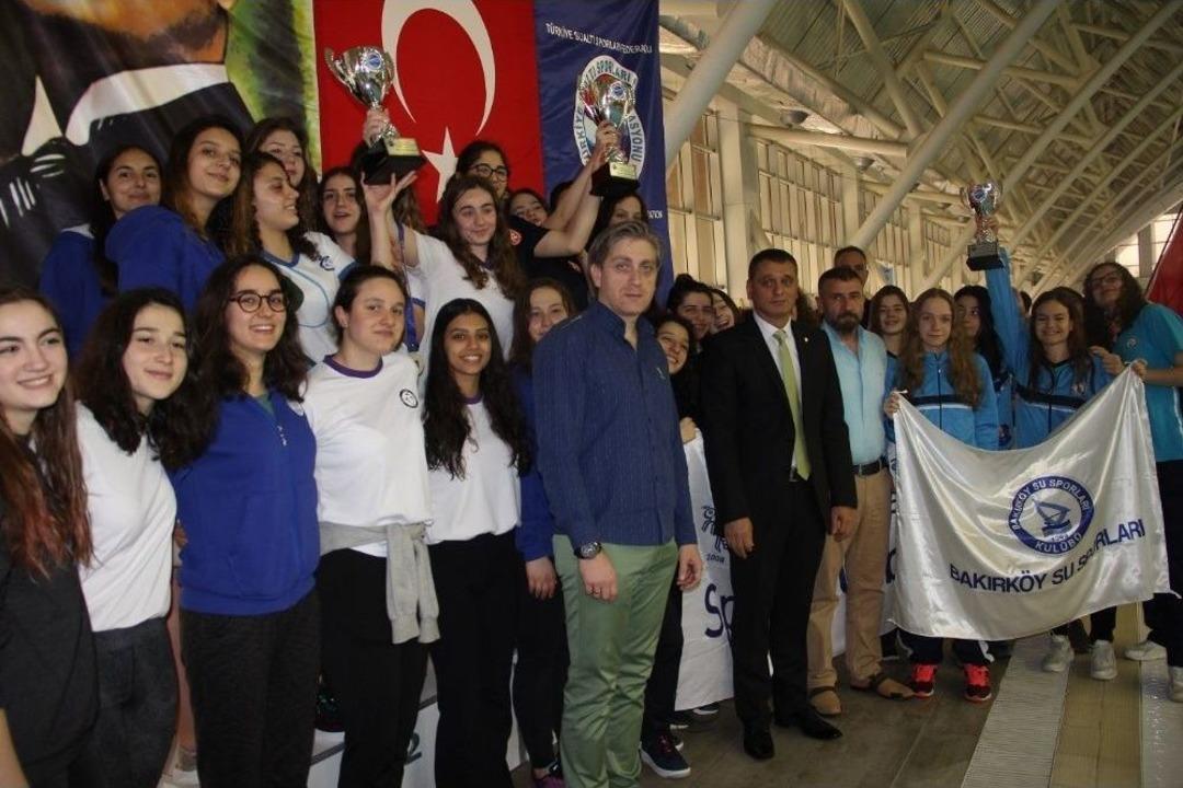 Paletli Y&uuml;zmede Beş T&uuml;rkiye Rekoru Kırıldı