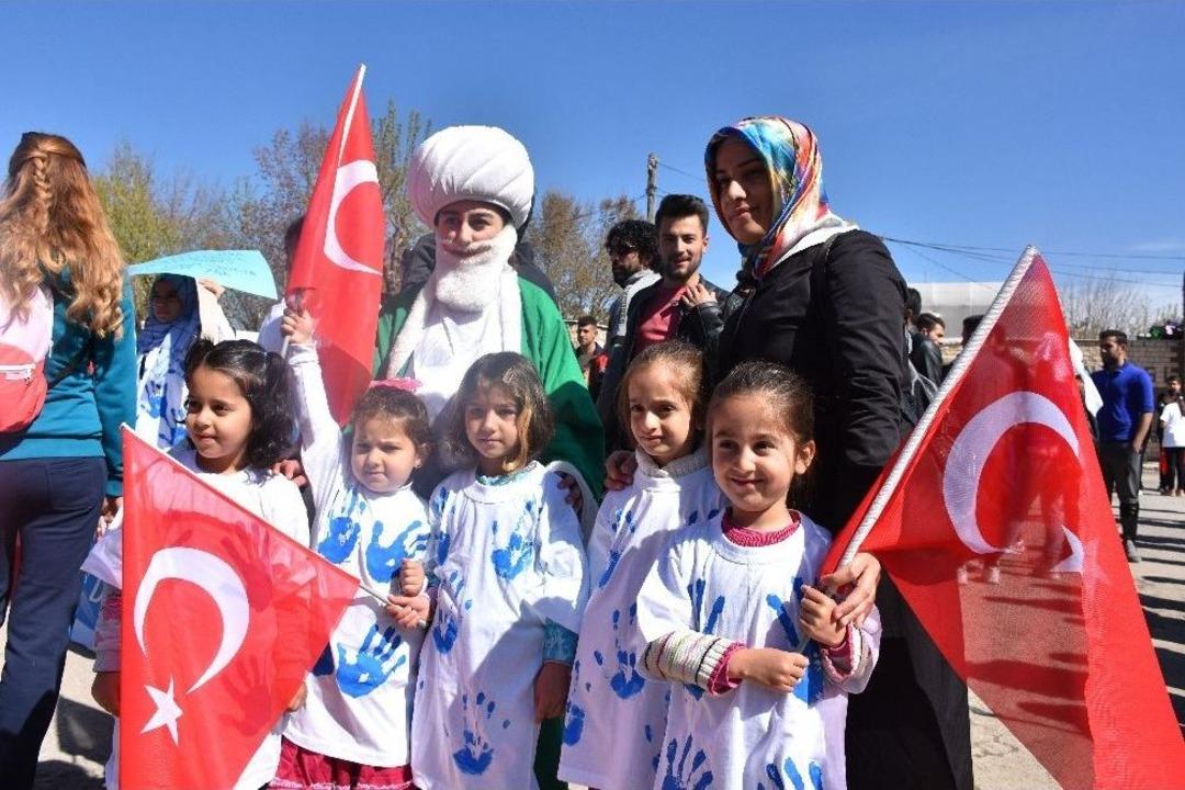 Muş&rsquo;ta 2 Nisan D&uuml;nya Otizm Farkındalık G&uuml;n&uuml; Y&uuml;r&uuml;y&uuml;ş&uuml;