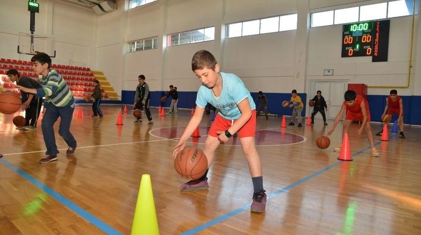 Kış Spor Okulları Başladı