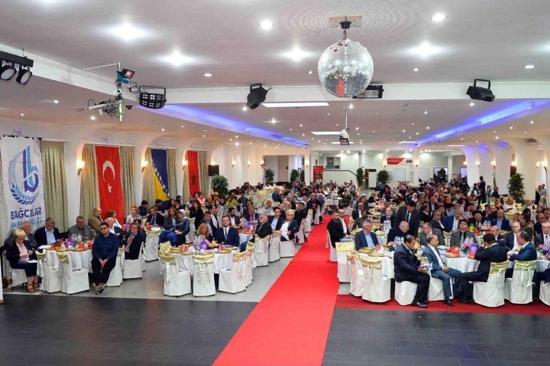 Almanya&rsquo;daki G&ouml;n&uuml;l Sofrasından D&uuml;nyaya Barış Mesajı Verdiler