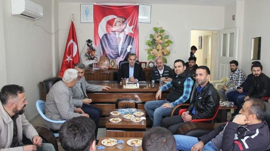 Başkan &Ccedil;atan Berber Esnafıyla Bir Araya Geldi