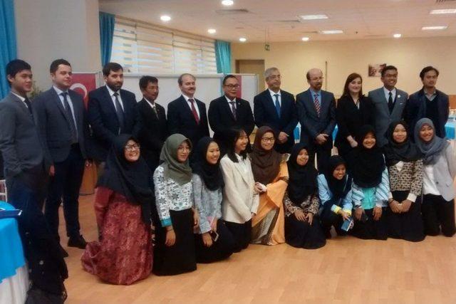 Endonezyalı &Ouml;ğrencilerle Tanışma Toplantısı 1