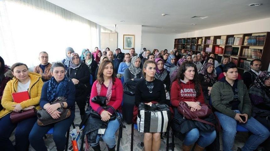 Gazeteci &Ouml;zer Yenimahallelilerle Buluştu