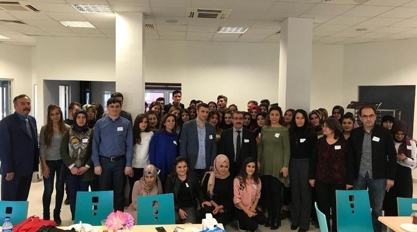 &Uuml;niversite De D&uuml;nya Tıbbi Sekreterler G&uuml;n&uuml; Kutlandı