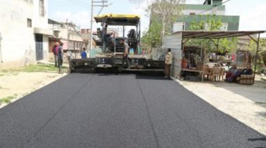 Y&uuml;reğir&rsquo;de Asfalt &Ccedil;alışması Devam Ediyor